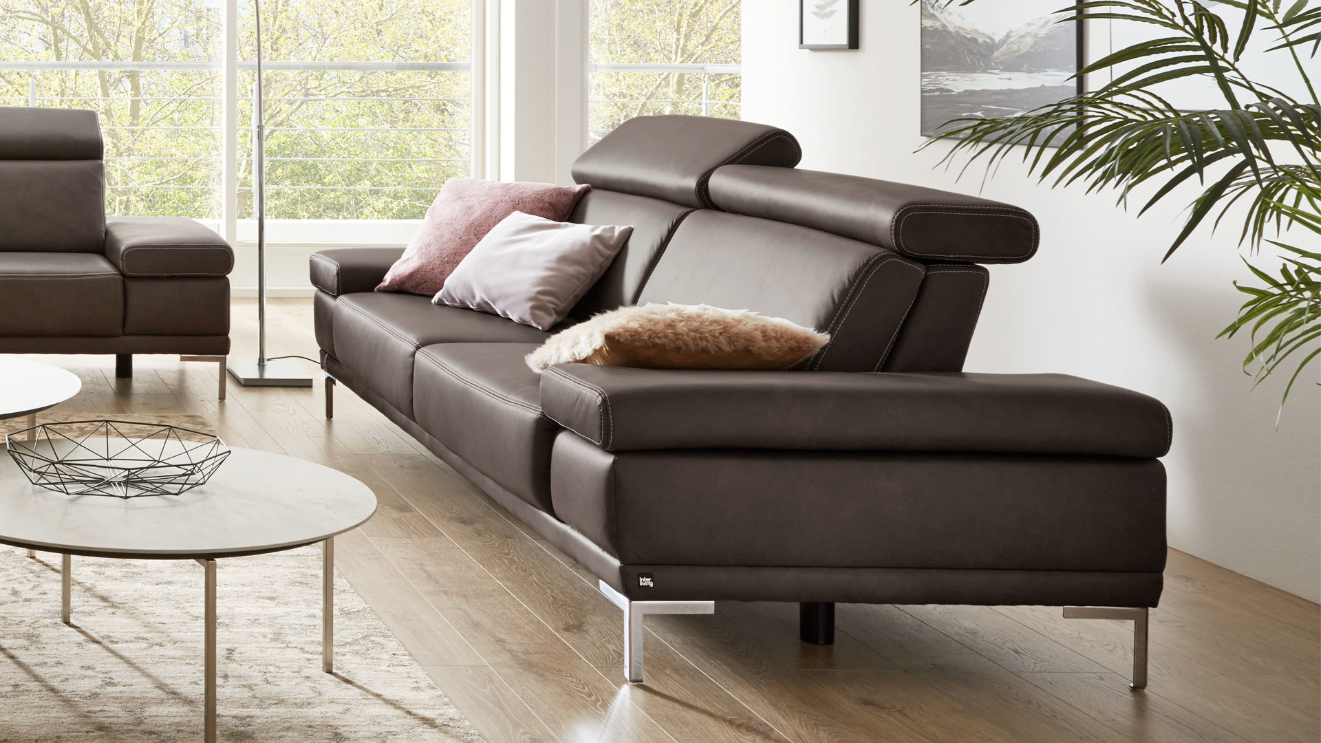 Mobel Bock Startseite Interliving Interliving Sofa Serie 4251 Zweisitzer Mit Funktionen Dunkelgraues Leder Vintage Grey Metallfusse Breite Ca 190 Cm
